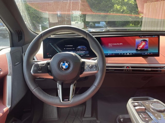 2025 BMW iX