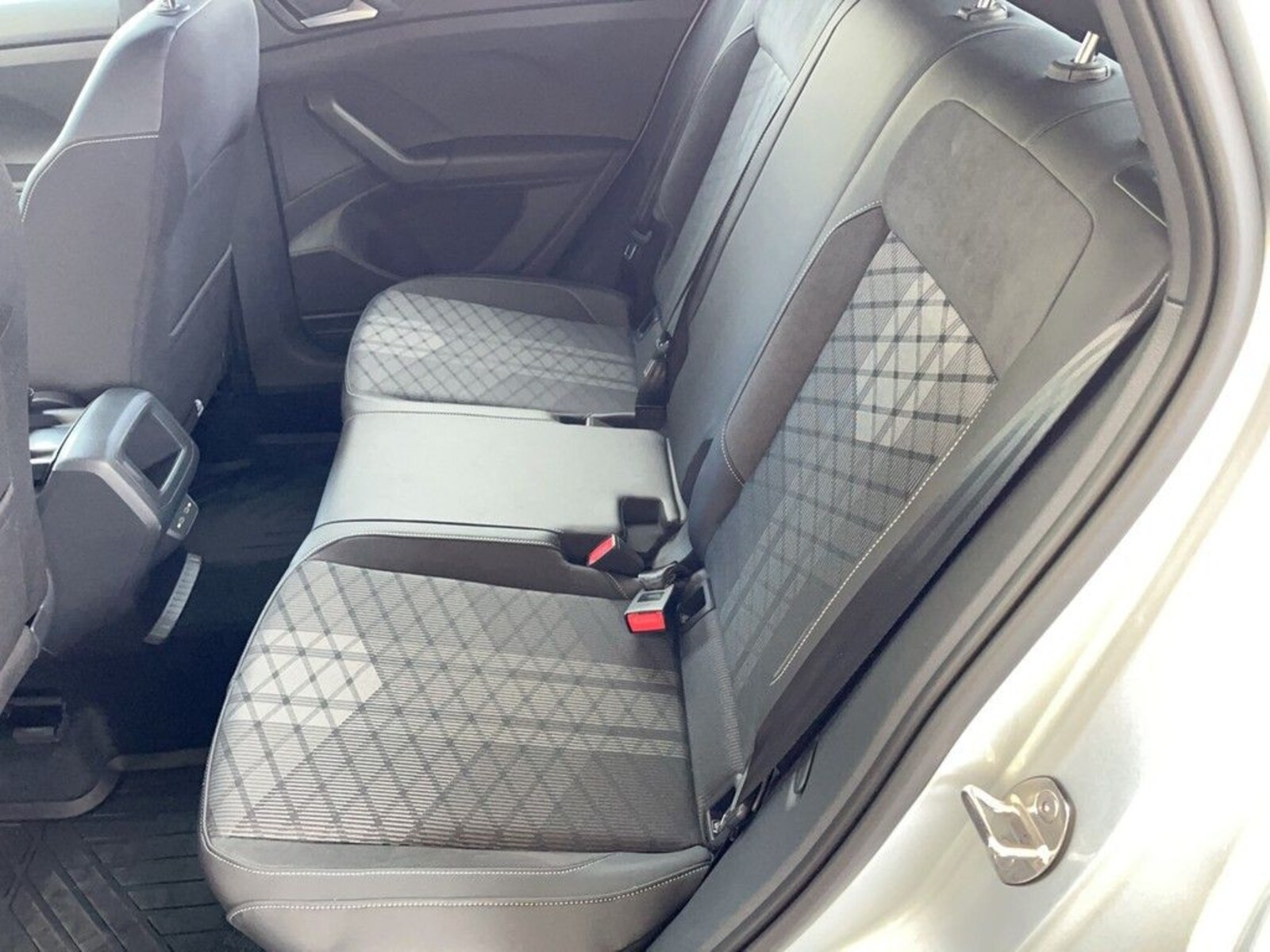 Volkswagen T-Cross – Bild 13