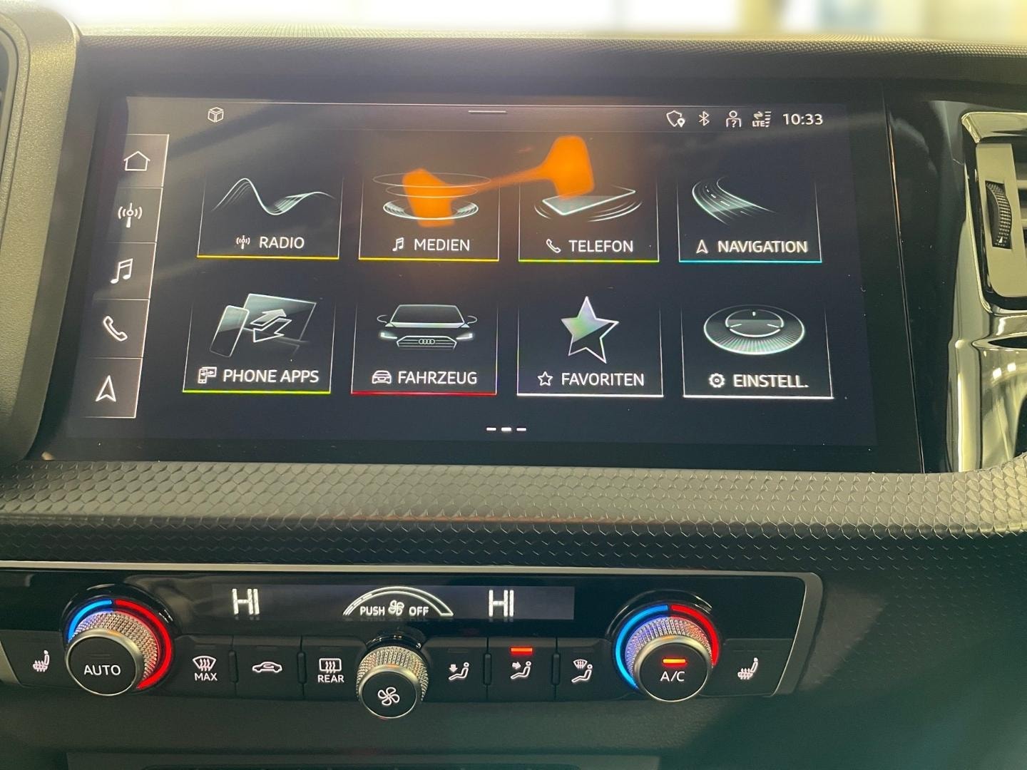 Bild über Audi A1 Sportback S line 30 TFSI S tronic - für weitere Informationen kontaktieren Sie den Audi Partner