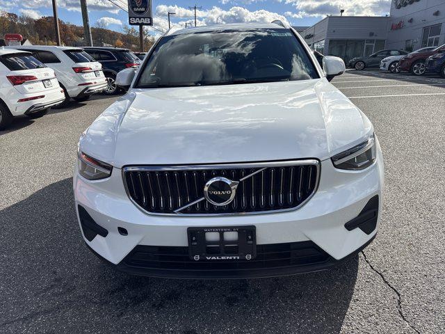 2025 Volvo XC40