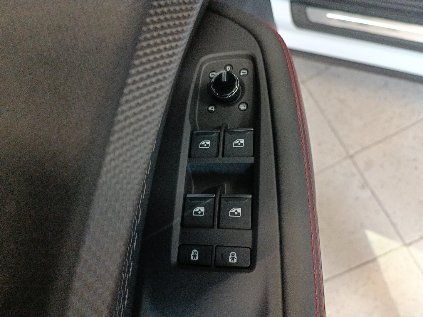 Bild über Audi Q7 SUV TDI quattro 220 kW tiptronic - für weitere Informationen kontaktieren Sie den Audi Partner