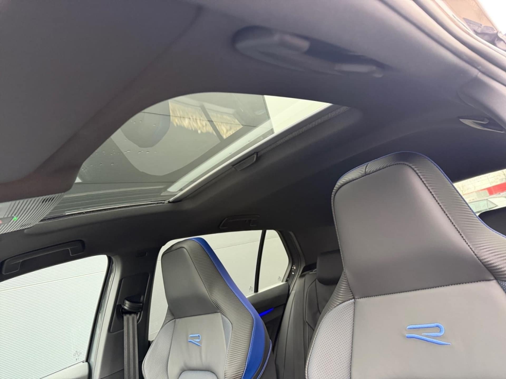Volkswagen Golf R Black Edition