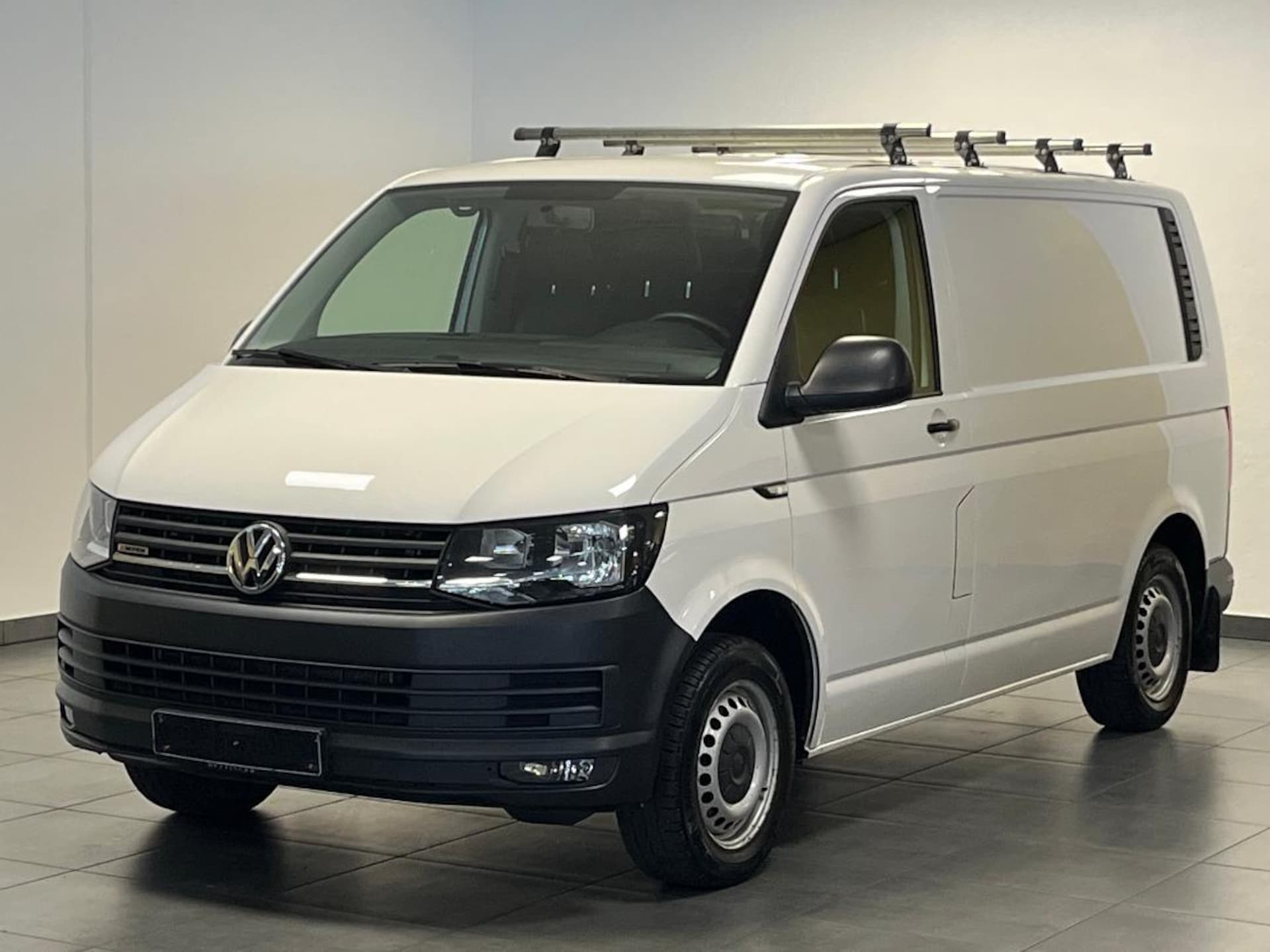 Volkswagen T6 Transporter Kasten kurzer Radstand