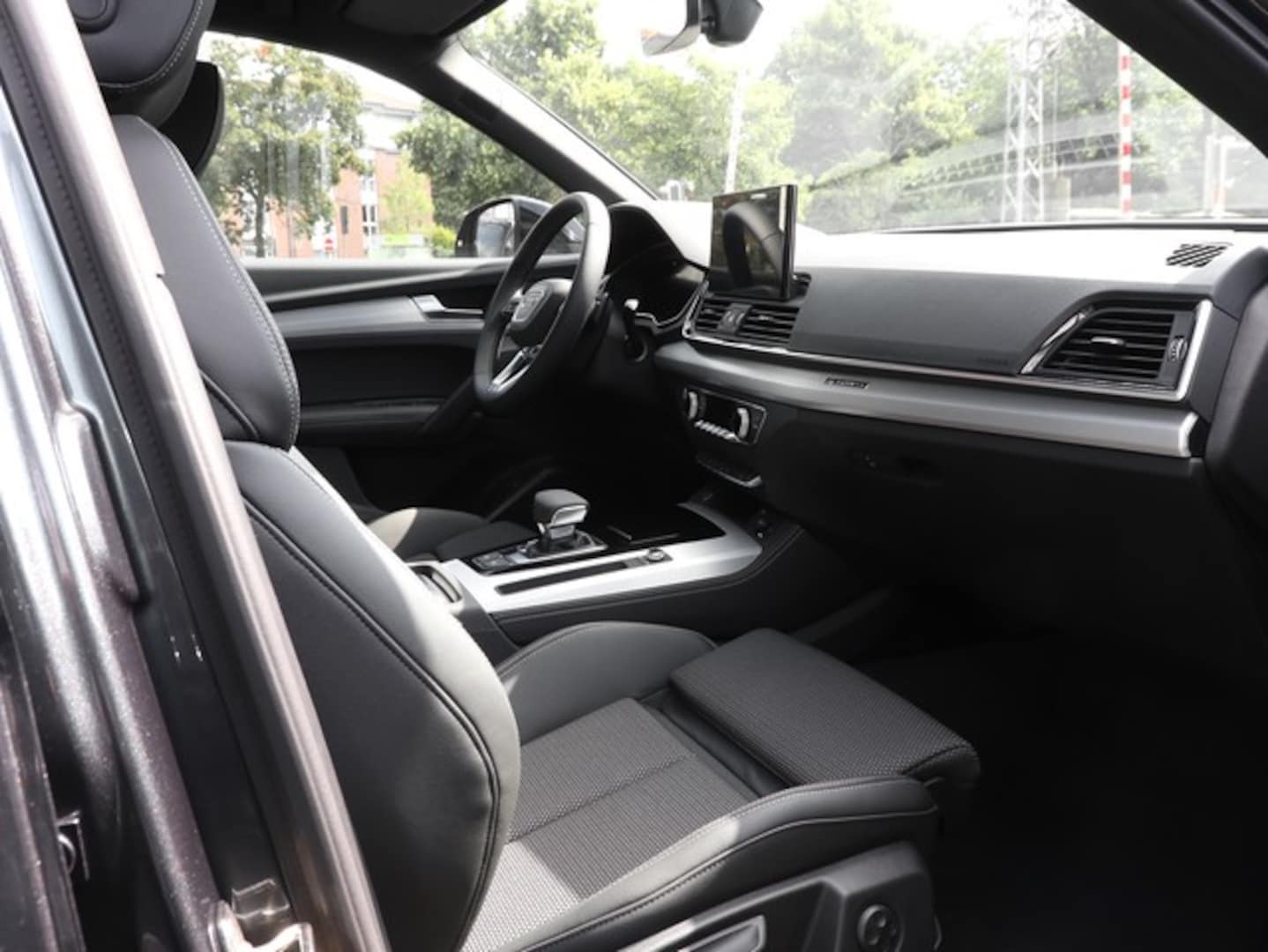 Bild über Audi Q5 40 TDI quattro S tronic - für weitere Informationen kontaktieren Sie den Audi Partner