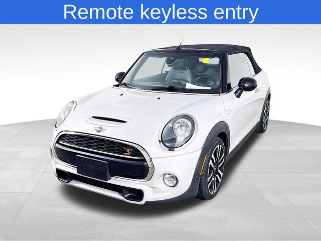 2019 MINI Convertible Cooper S Signature's photo