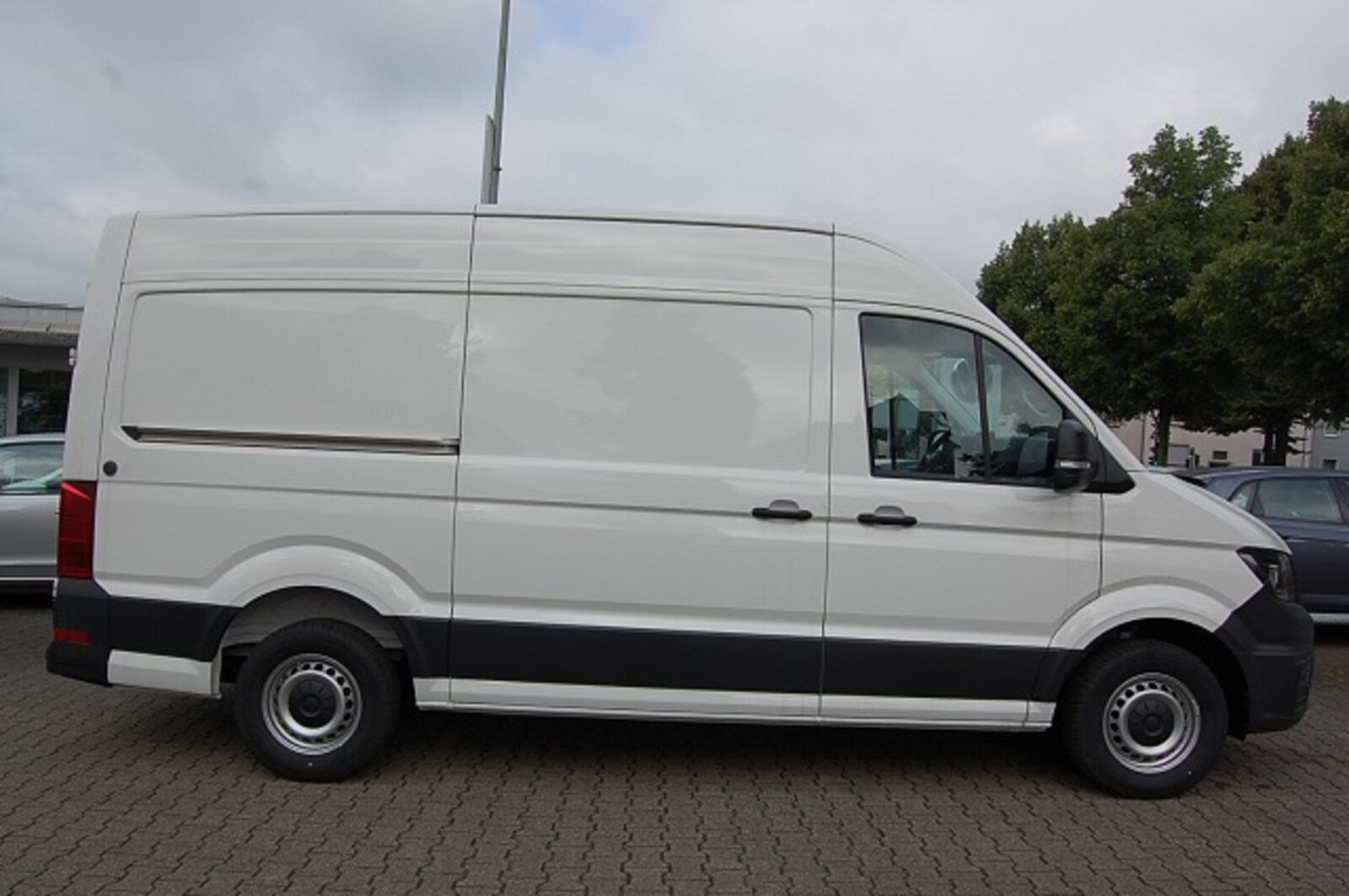 Volkswagen Crafter Kasten mittlerer Radstand – Bild 13