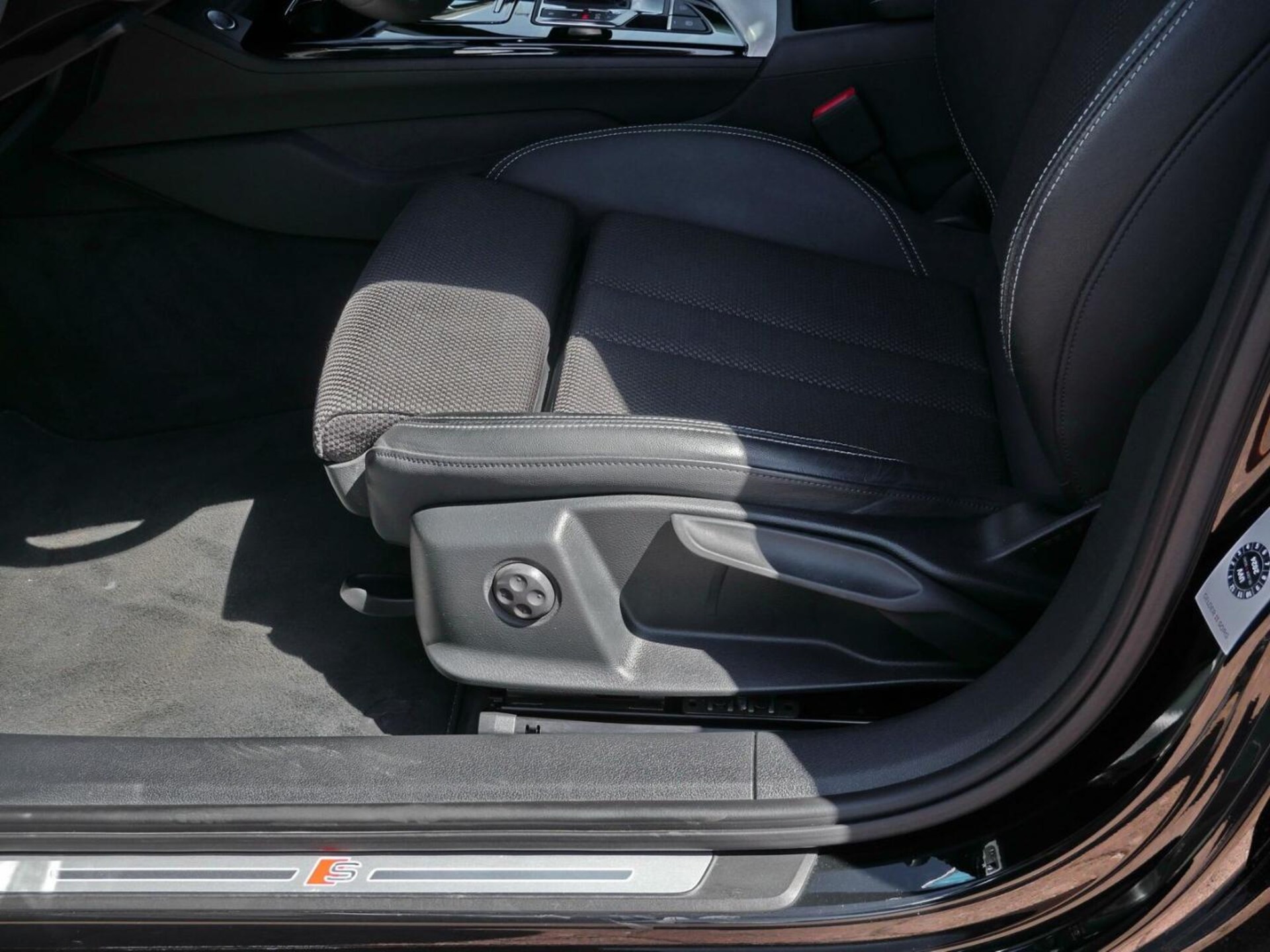 Audi A4 Avant S line