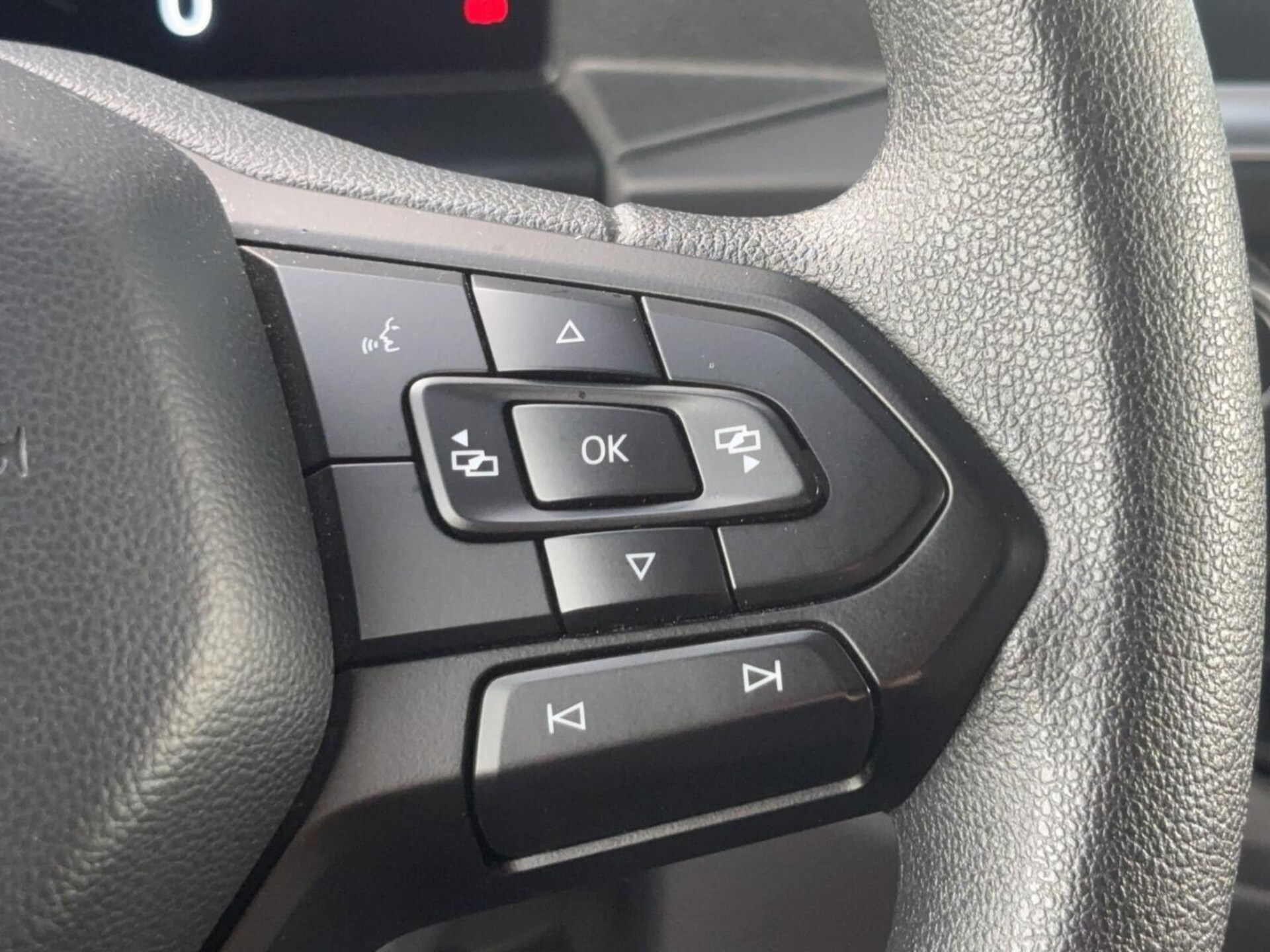 Volkswagen Transporter Furgon długi rozstaw osi