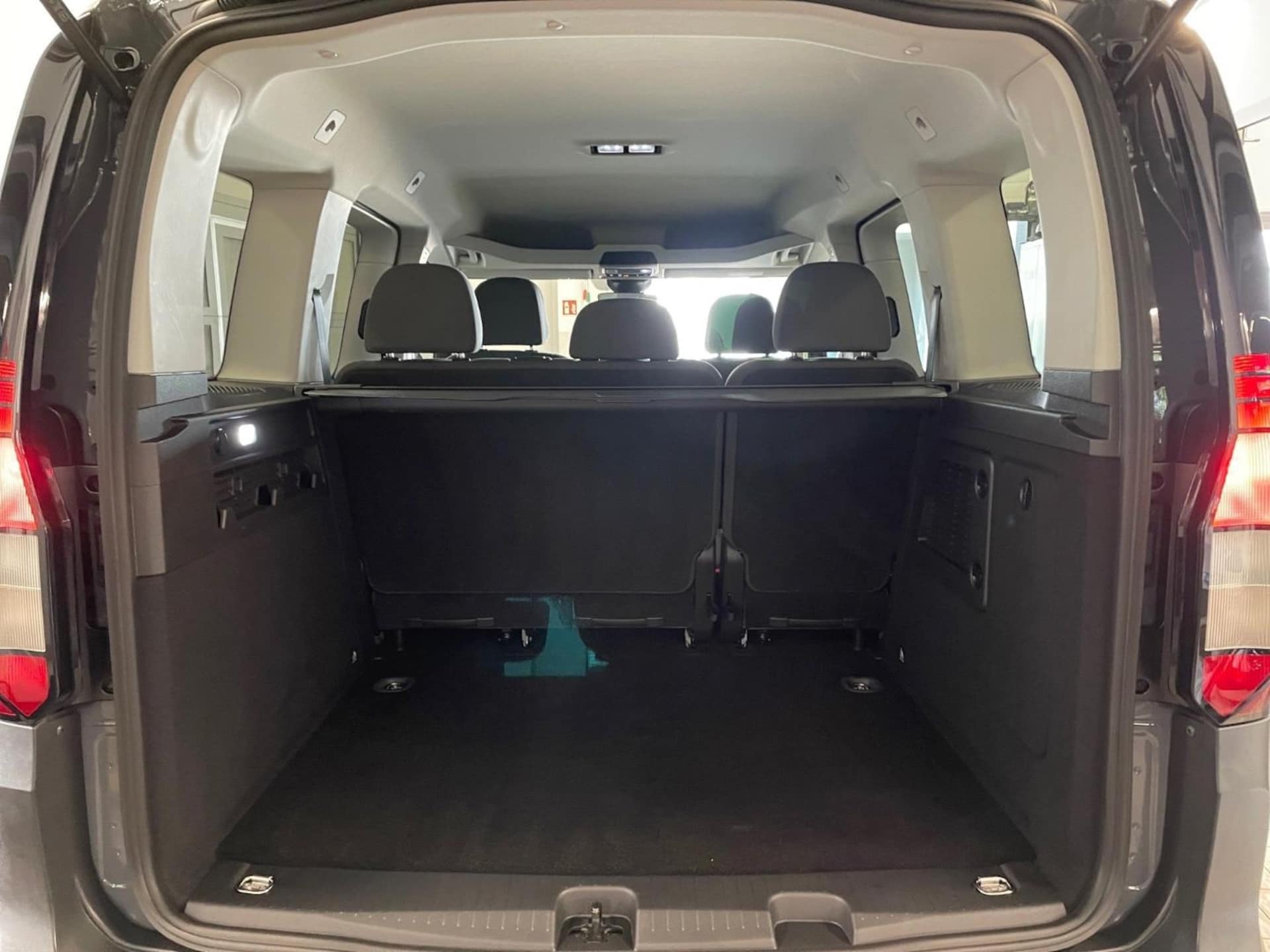 Volkswagen Caddy Basis-Modell