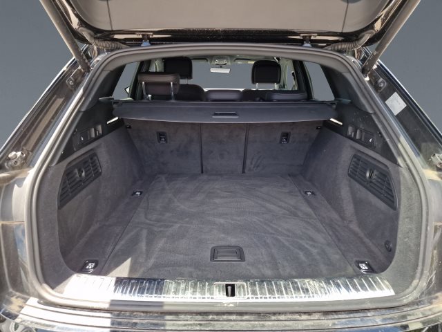 Image about Audi Q8 e-tron S line 50 e-tron quattro