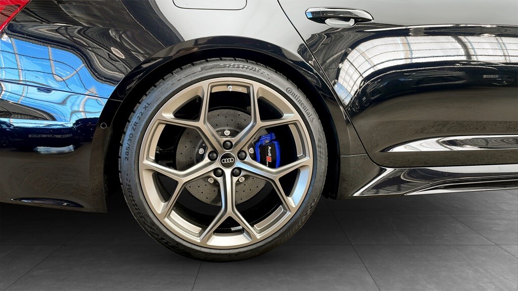 Bild som visar&nbsp;Audi RS 6 Avant&nbsp;RS 6 Avant performance 630 hk tiptronic - för mer information kontakta din Audi Partner