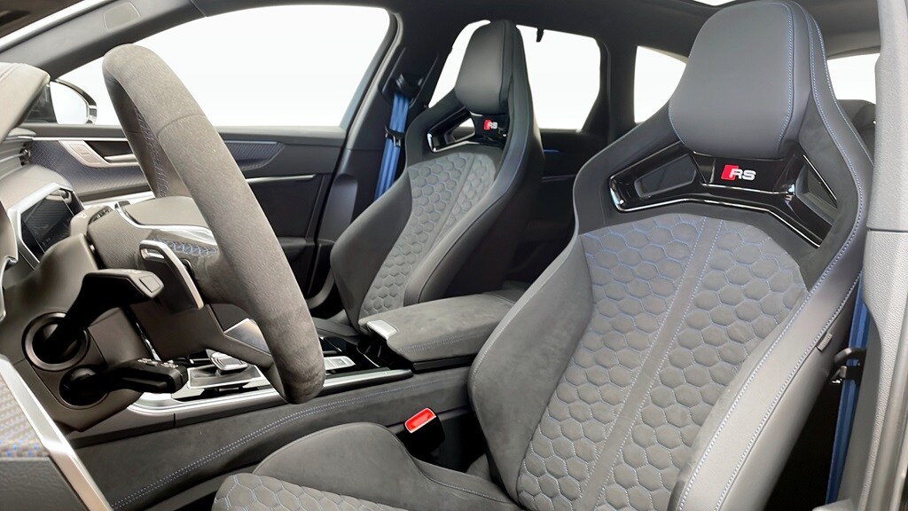 Bild som visar&nbsp;Audi RS 6 Avant&nbsp;RS 6 Avant performance 630 hk tiptronic - för mer information kontakta din Audi Partner