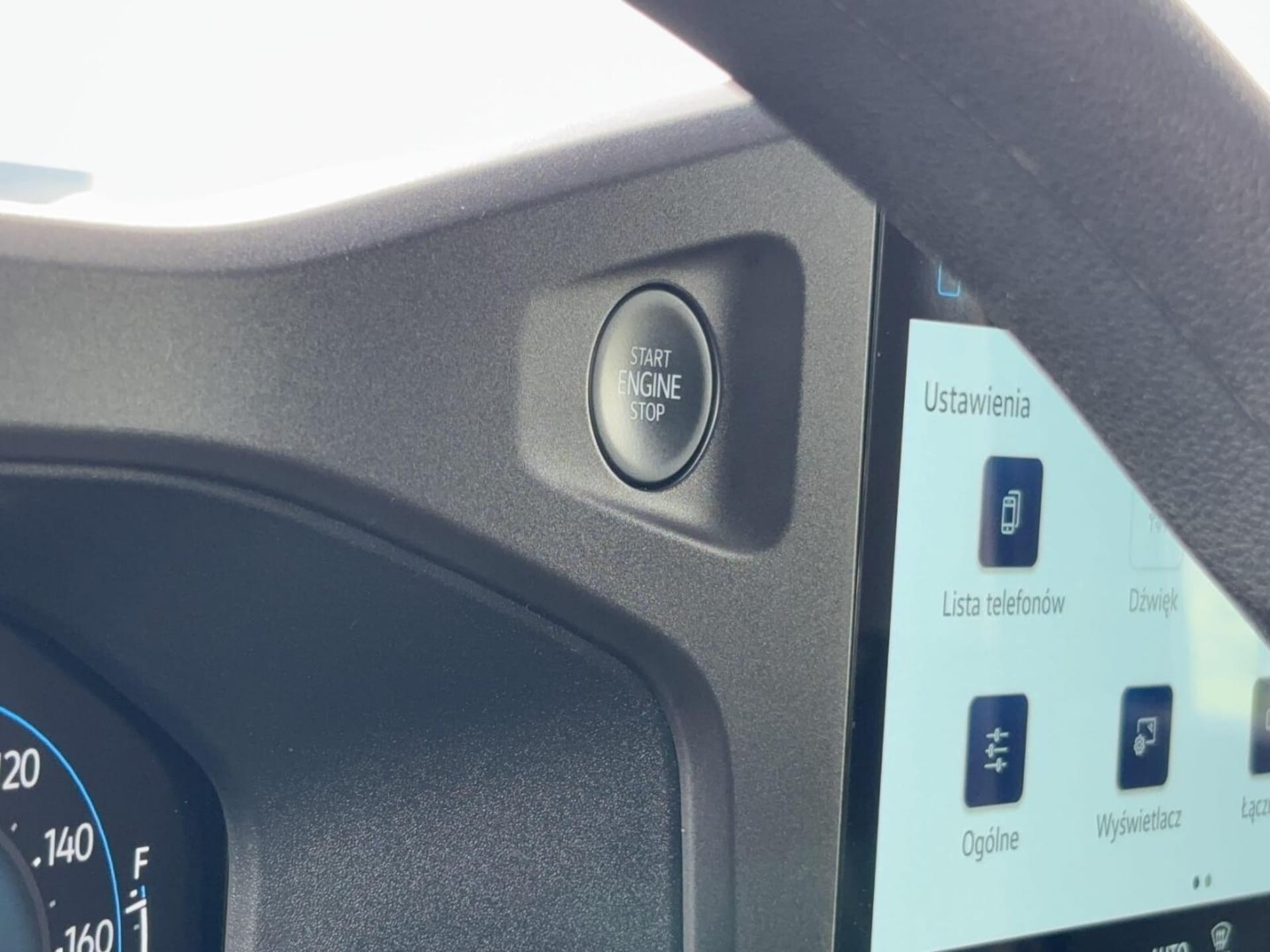Volkswagen Transporter Furgon długi rozstaw osi