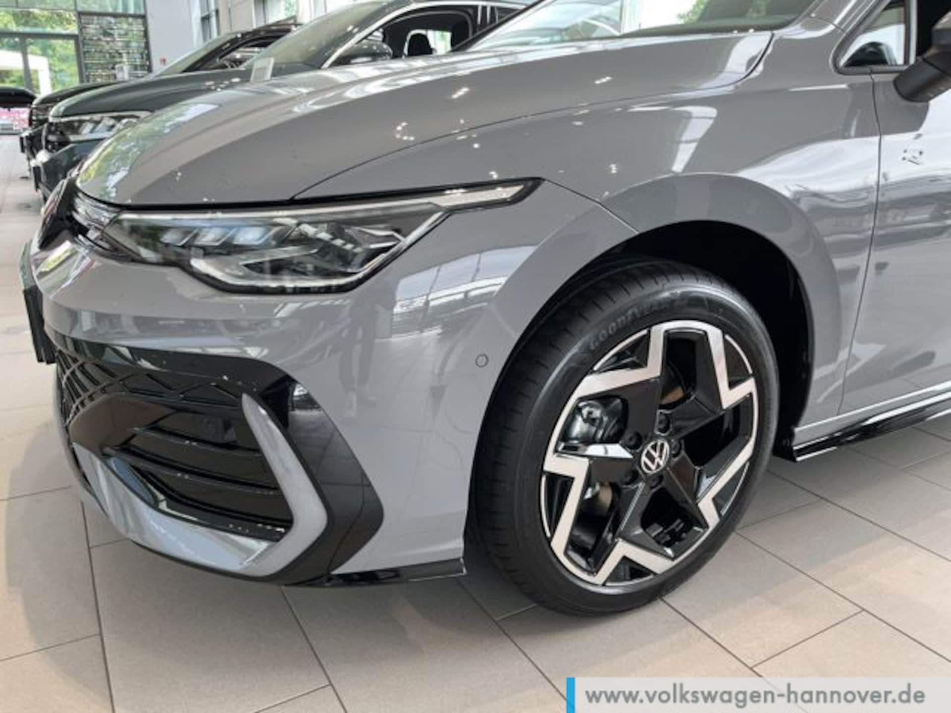 Volkswagen Golf R-Line