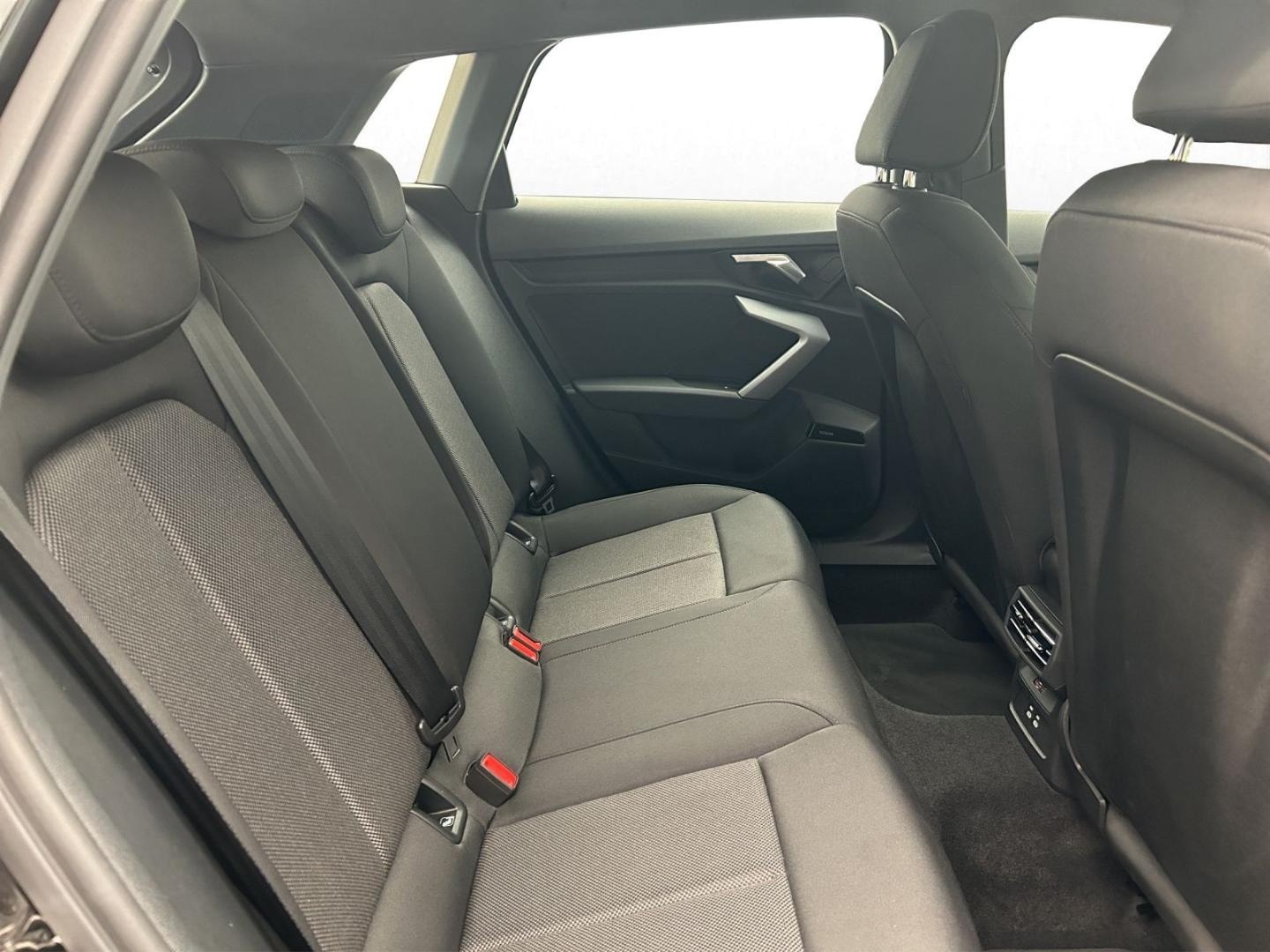 Bild über Audi A3 Sportback 35 TFSI S tronic - für weitere Informationen kontaktieren Sie den Audi Partner
