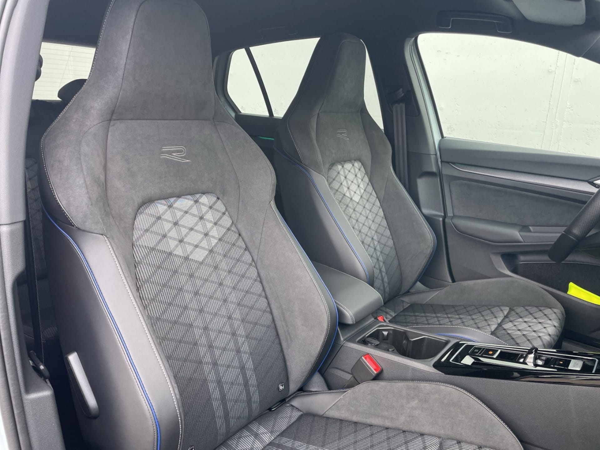 Volkswagen Golf R-Line