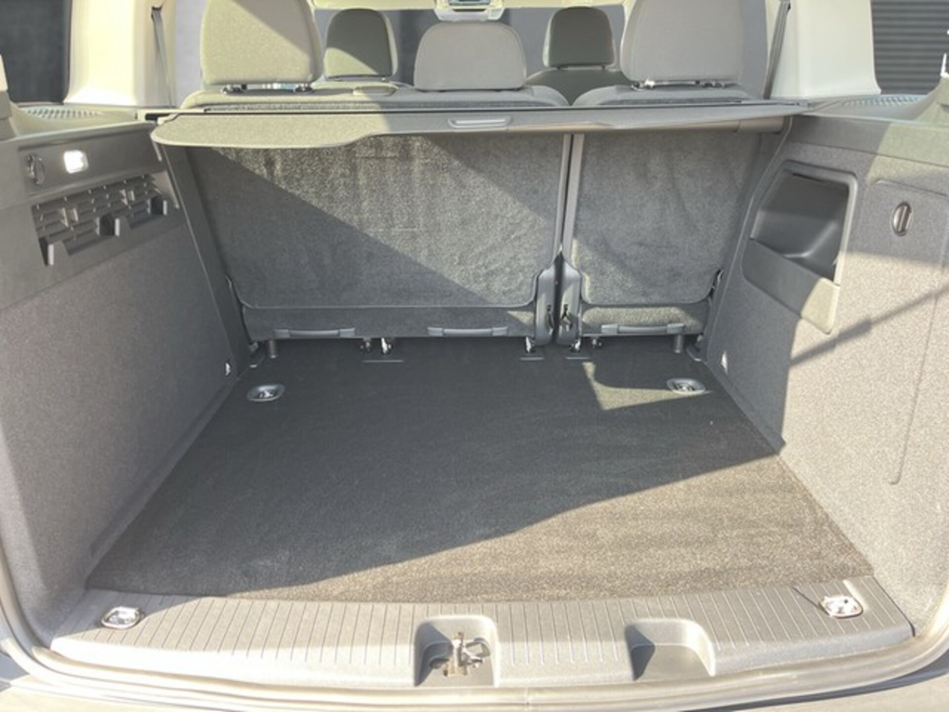 Volkswagen Caddy Basis-Modell