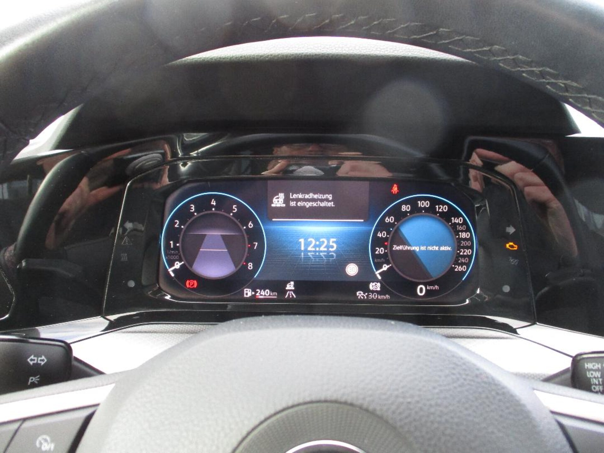 Volkswagen Golf Active