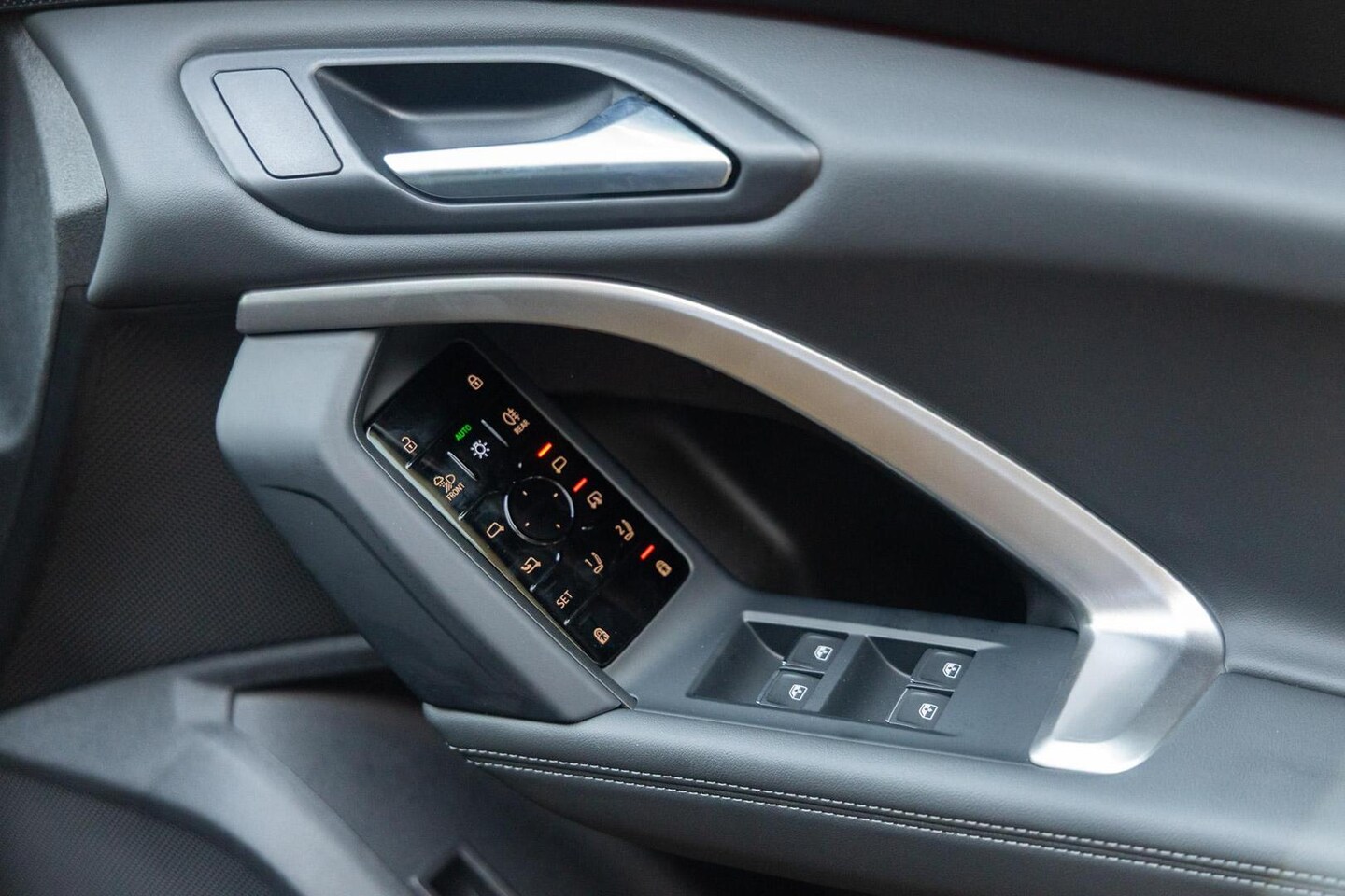 Image about Audi Q5 SUV TDI quattro 150 kW sport