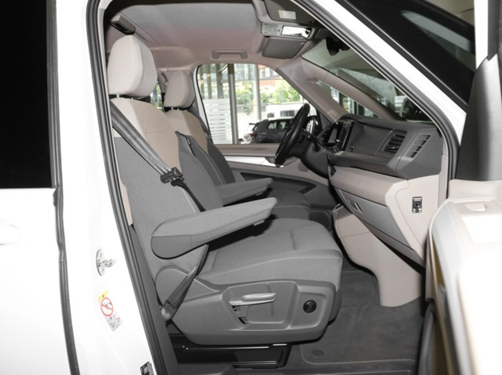 Volkswagen Multivan Langversion – Bild 3
