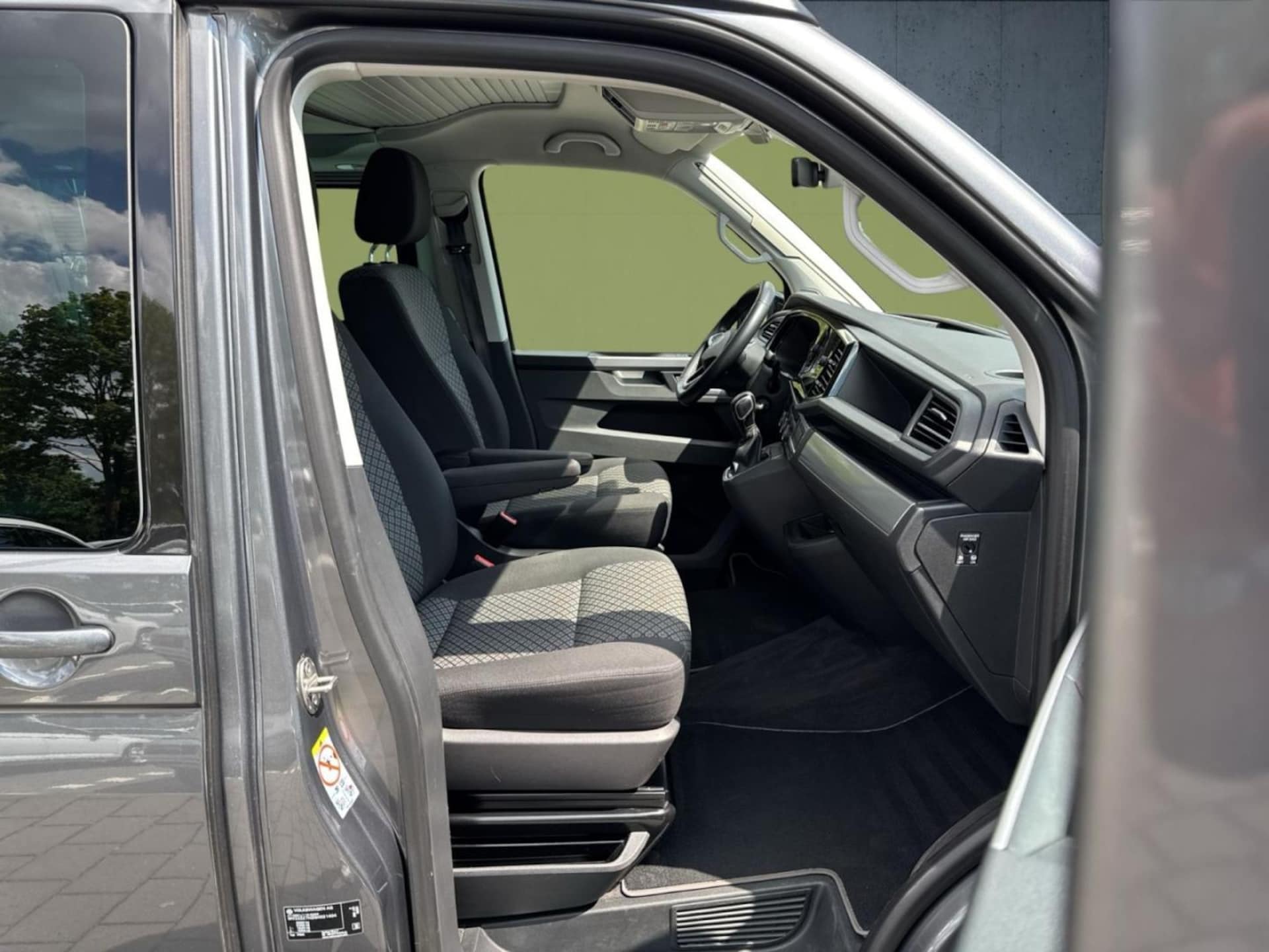Volkswagen T6.1 California Beach
