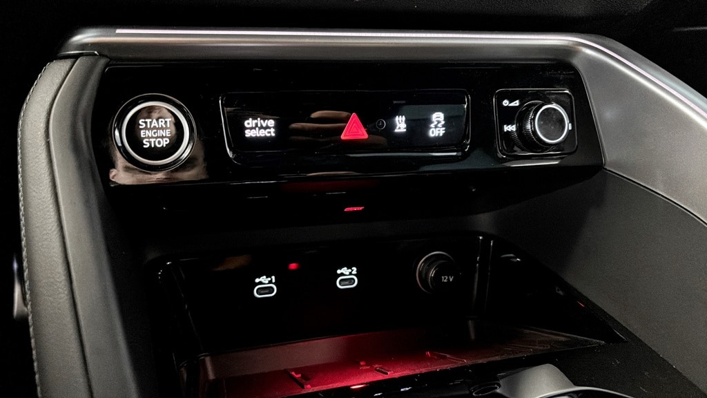 Bild som visar Audi Q5 SUV Q5 SUV TDI quattro S line 150 kWS tronic - för mer information kontakta din Audi Partner