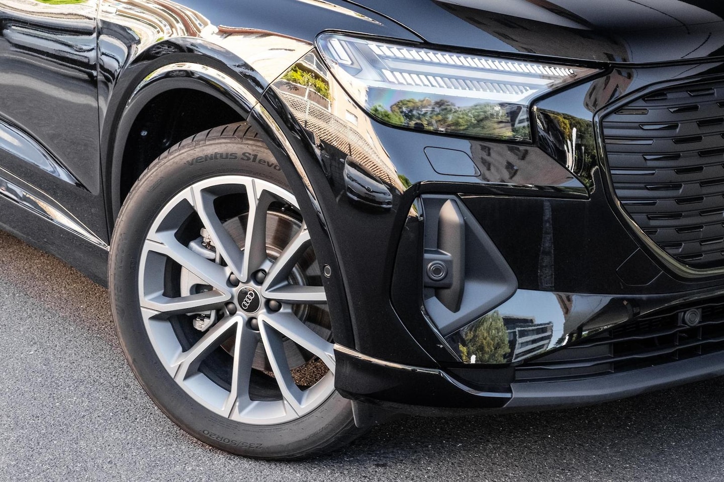 Image about Audi Q4 e-tron 55 e-tron quattro