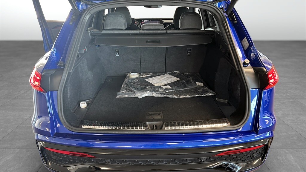 Bild som visar&nbsp;Audi Q5 SUV&nbsp;Q5 SUV TDI quattro S line 150 kWS tronic - för mer information kontakta din Audi Partner