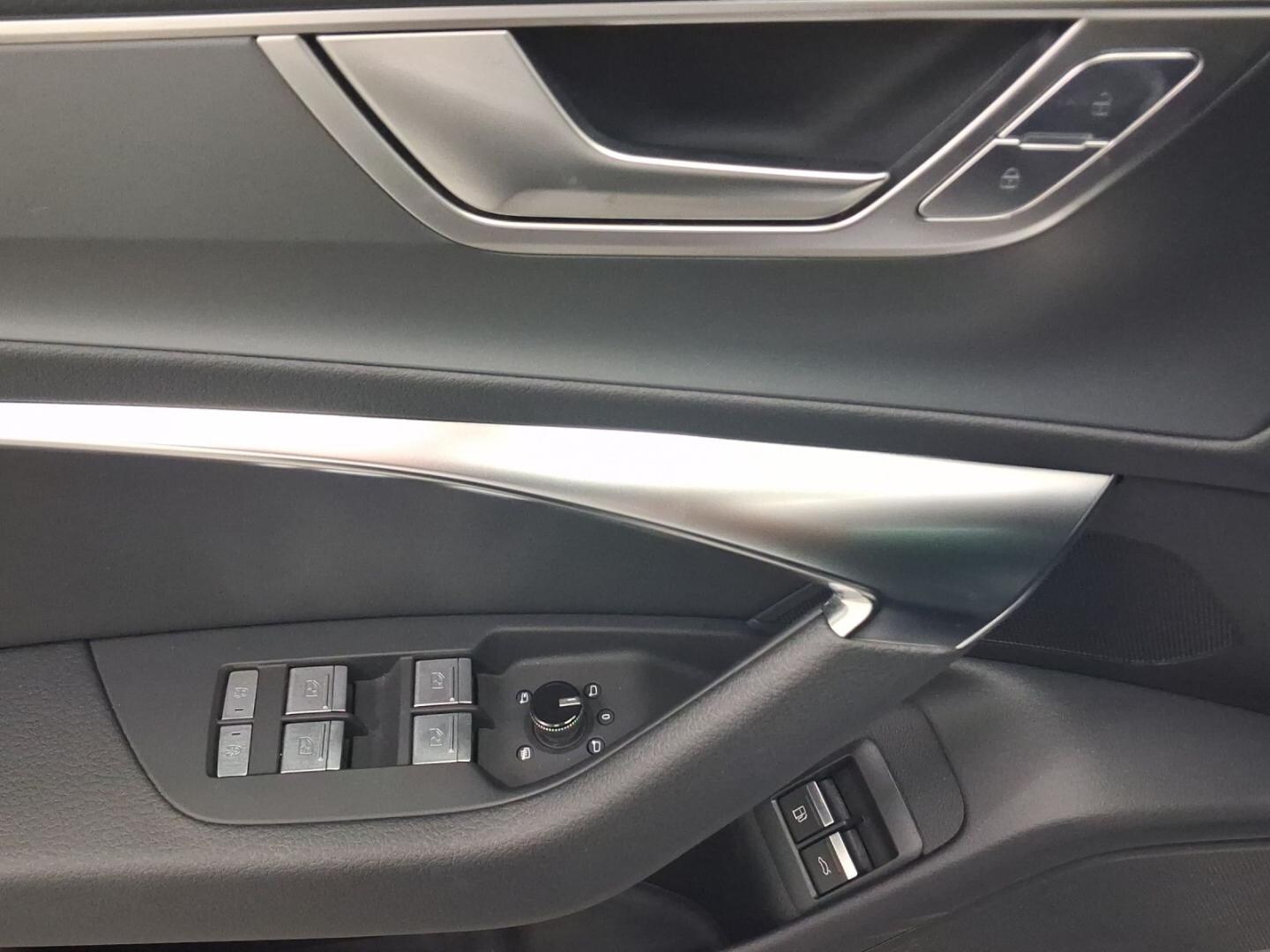 Bild über Audi A6 Avant TFSI e S line 50 TFSI e quattro S tronic - für weitere Informationen kontaktieren Sie den Audi Partner