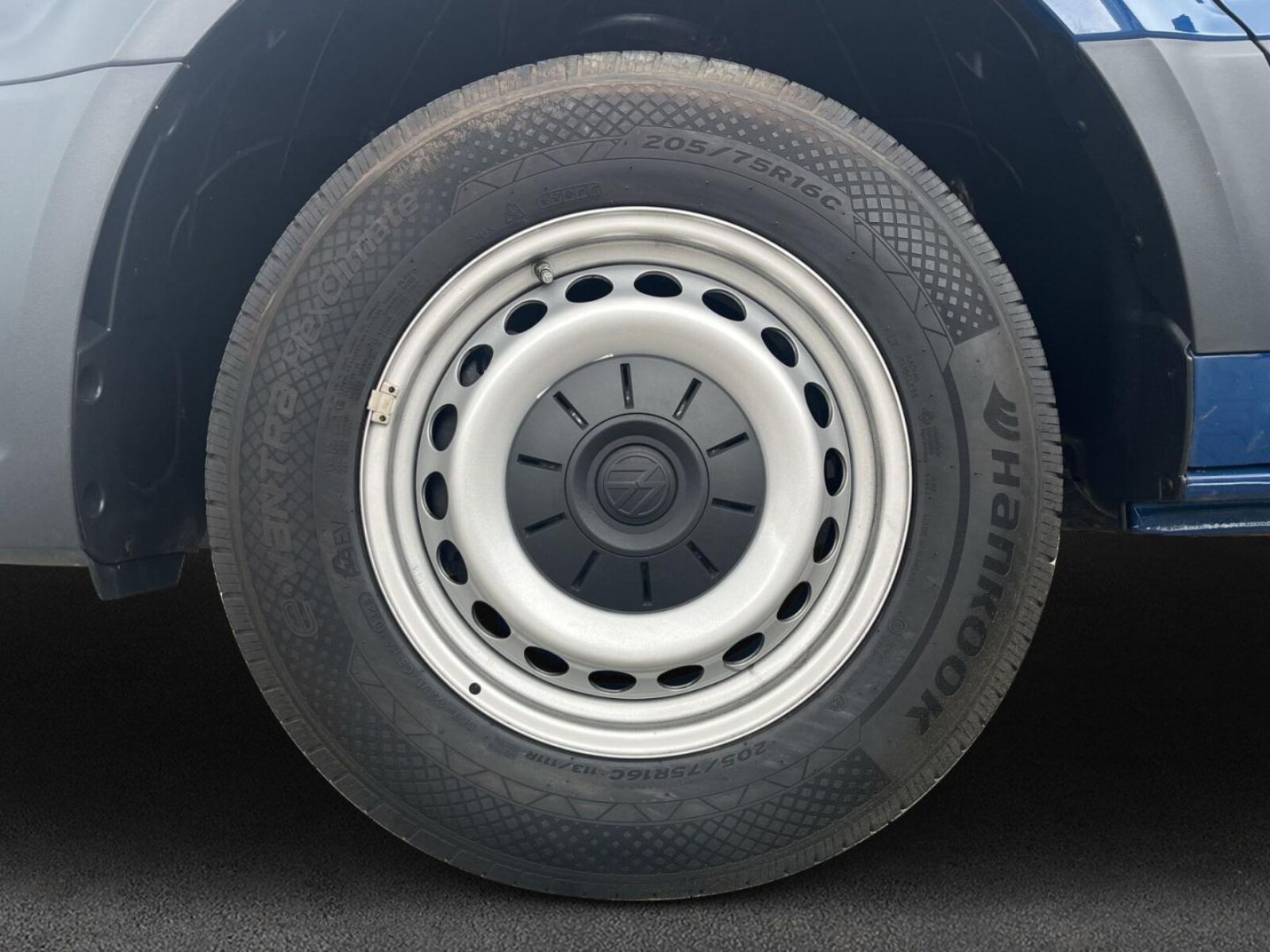 Volkswagen Crafter Kasten mittlerer Radstand – Bild 7
