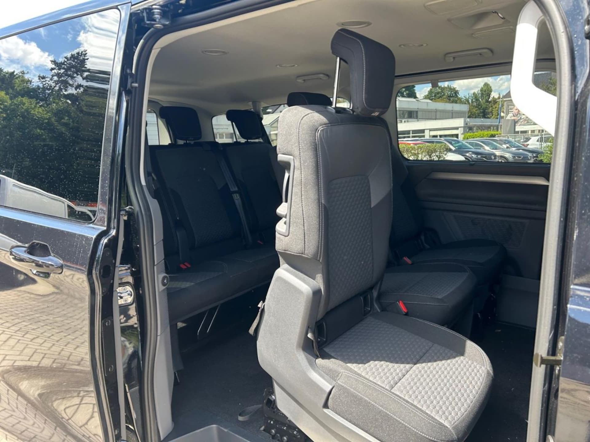 Volkswagen Caravelle langer Radstand Life