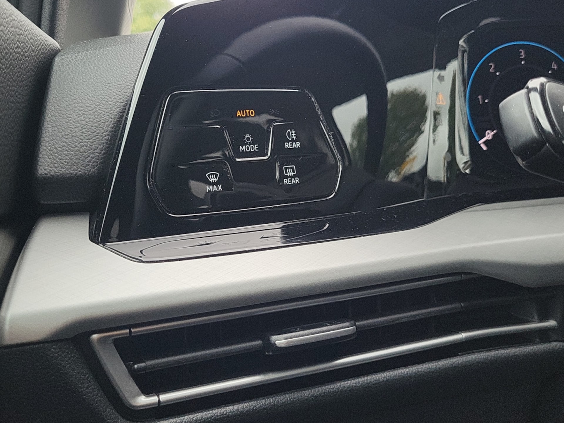 Volkswagen Golf Variant Life
