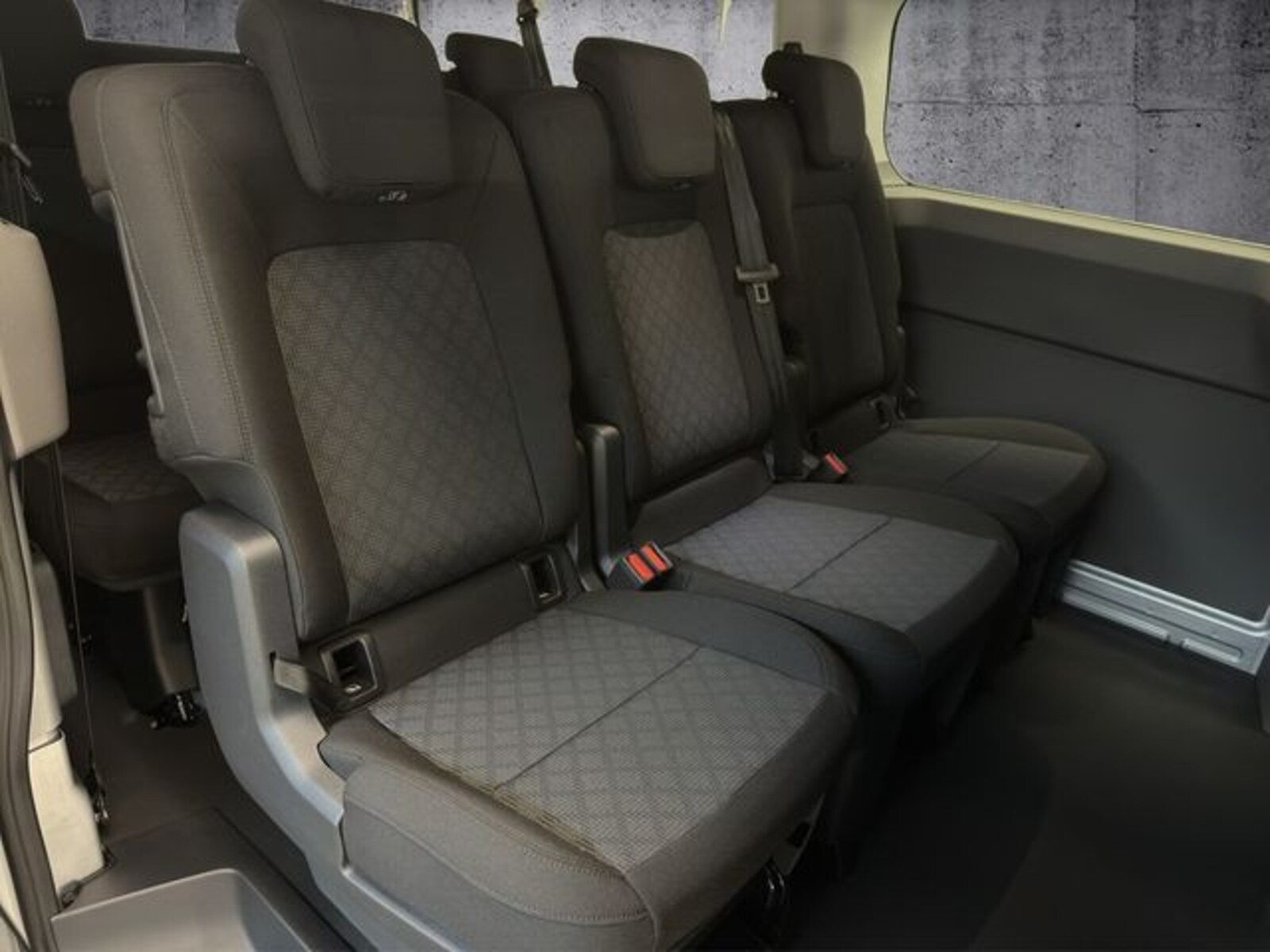 Volkswagen Transporter Kombi langer Radstand – Bild 11