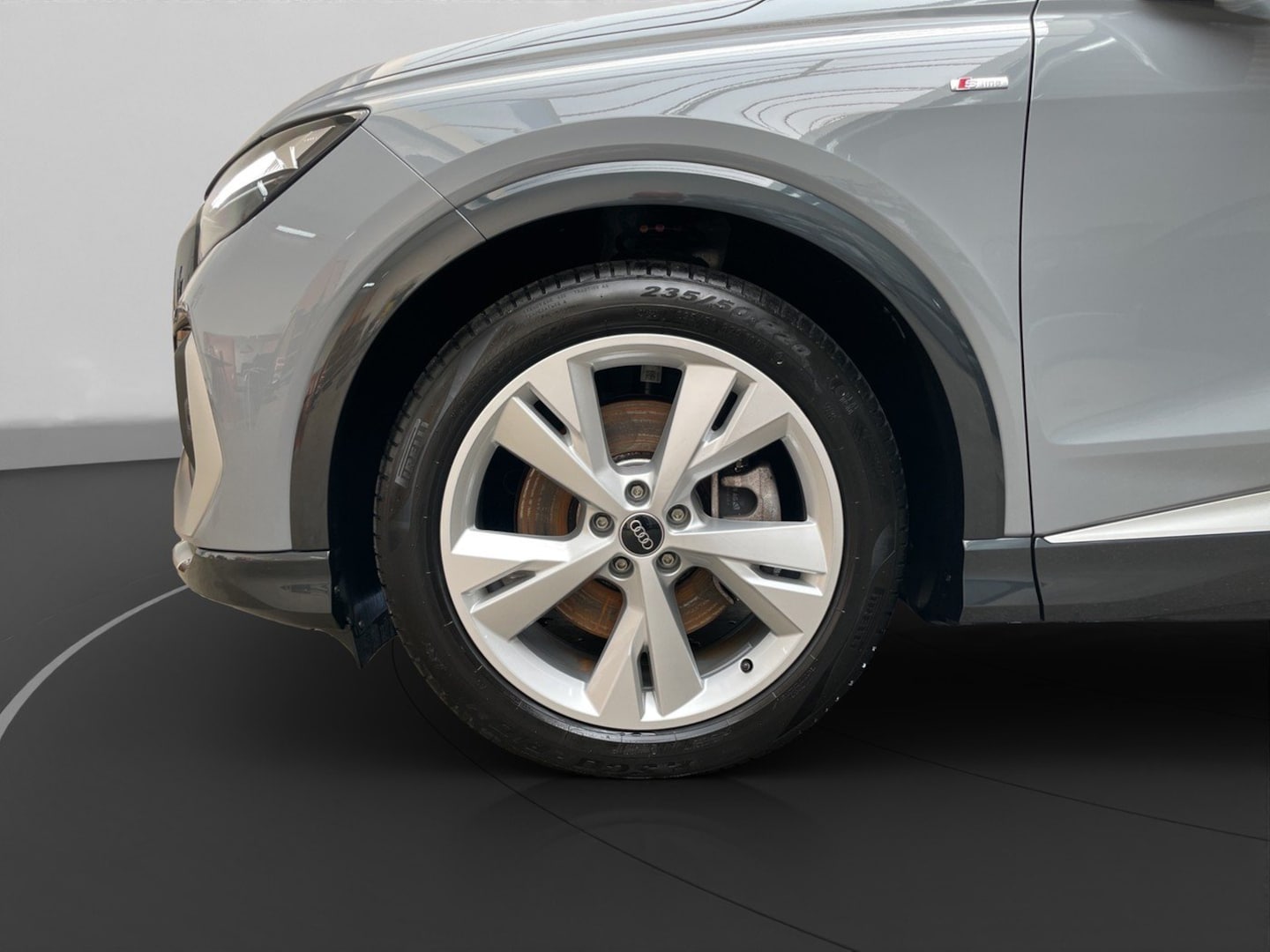 Bild über Audi Q4 e-tron 40 e-tron - für weitere Informationen kontaktieren Sie den Audi Partner