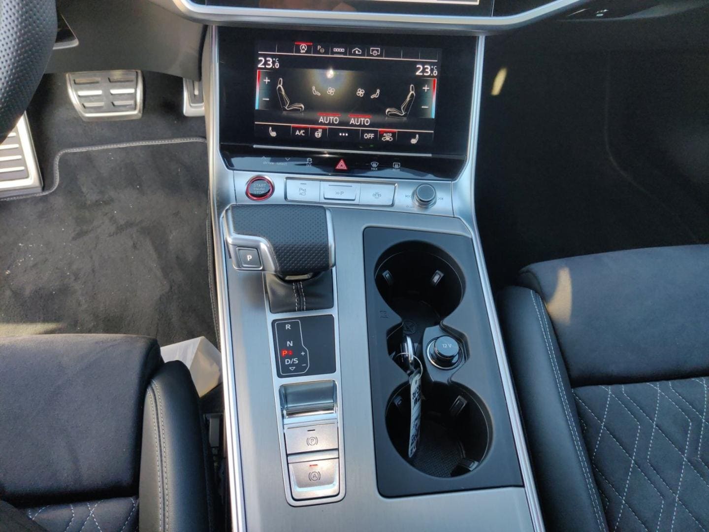 Bild über Audi S6 Avant TDI quattro tiptronic - für weitere Informationen kontaktieren Sie den Audi Partner
