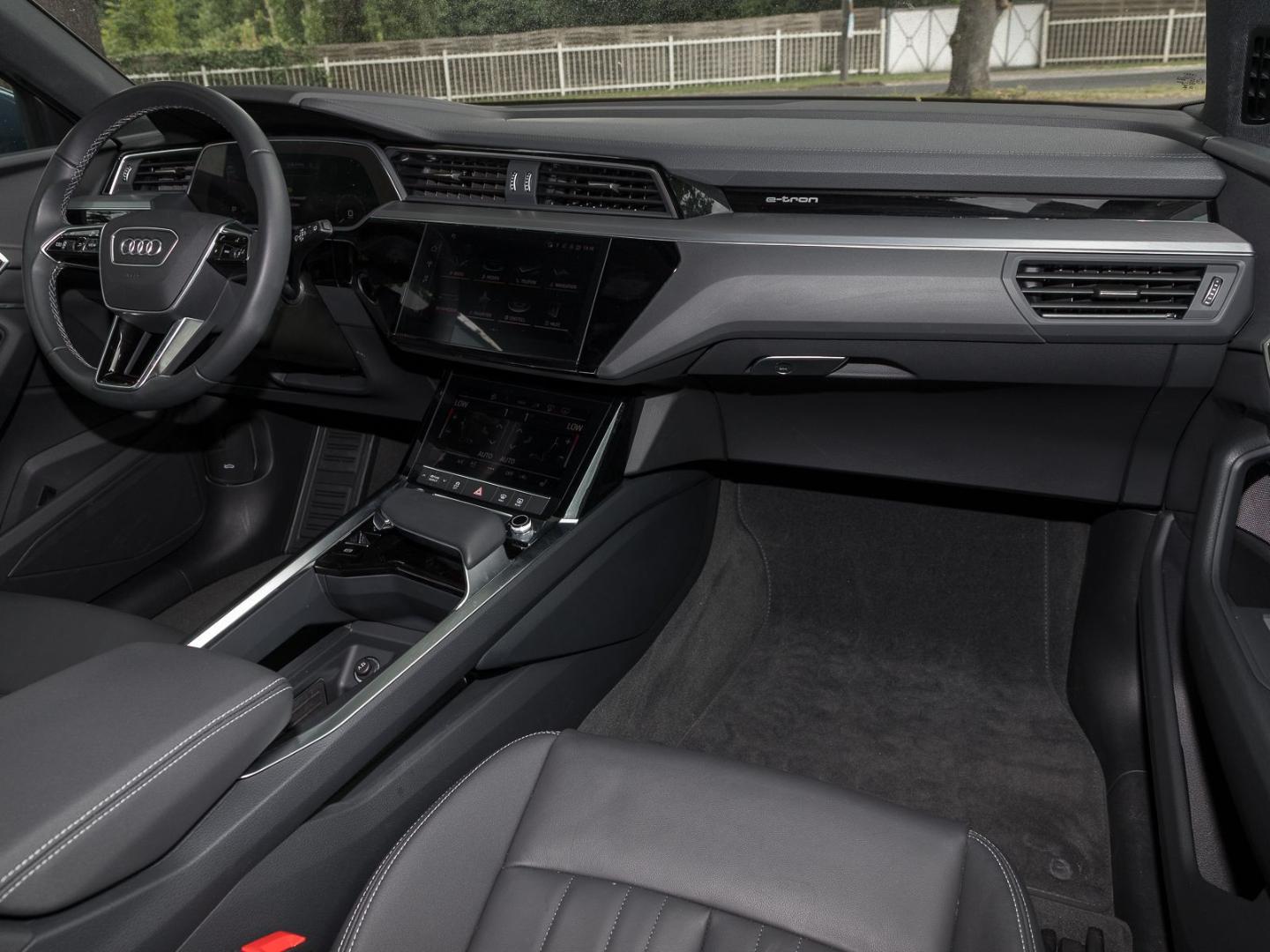 Image about Audi Q8 e-tron S line 55 e-tron quattro
