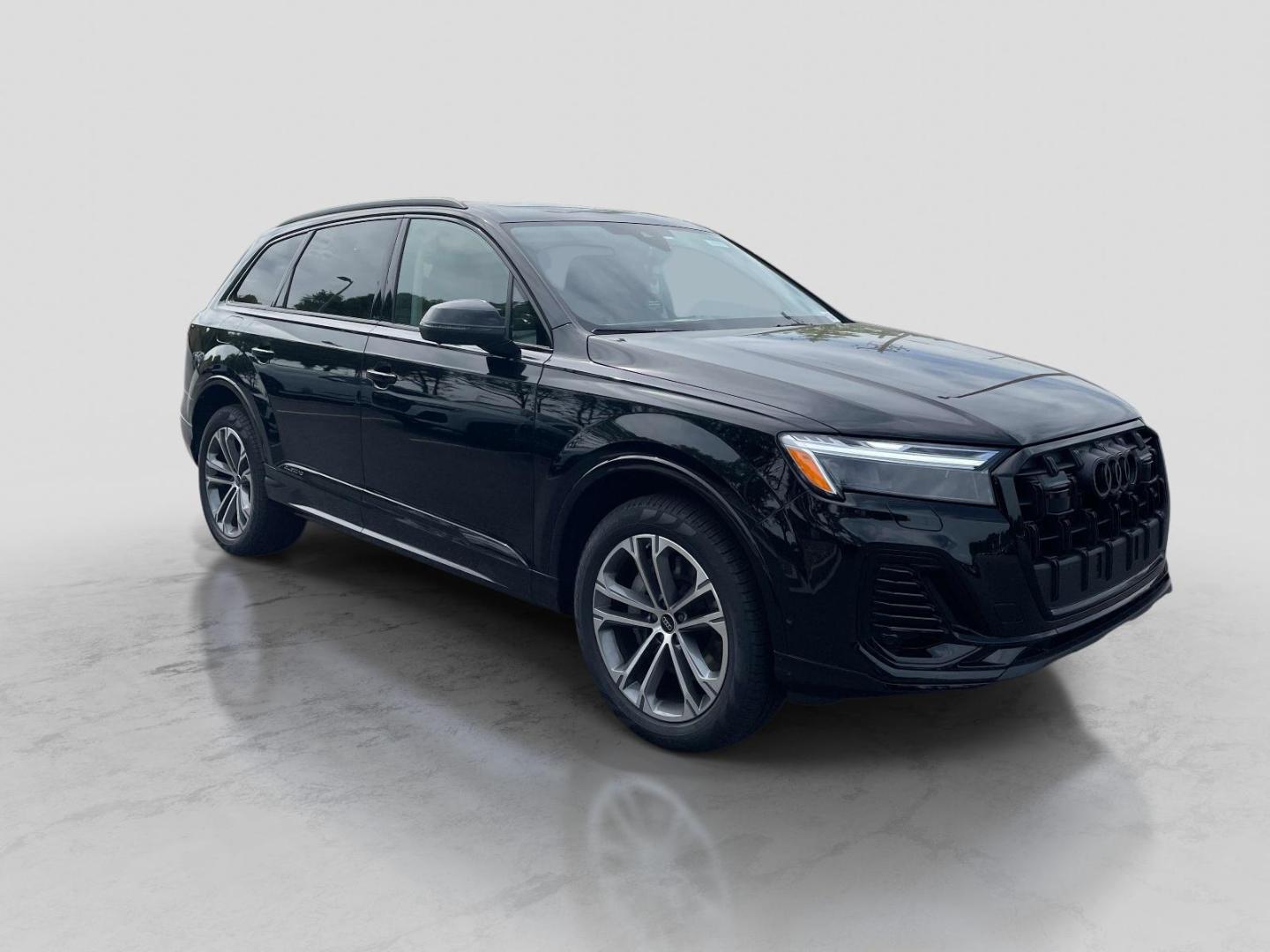 2026 Audi Q7 45 Premium quattro Tiptronic's photo