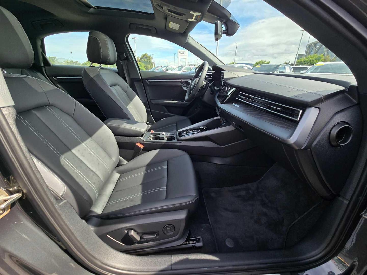 2025 Audi A3 Premium - Photo 11