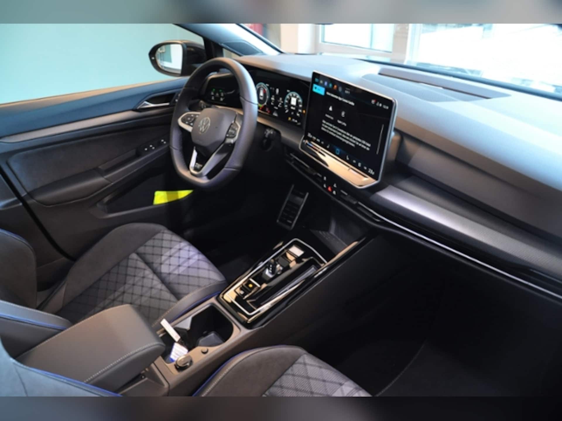 Volkswagen Golf Variant R-Line