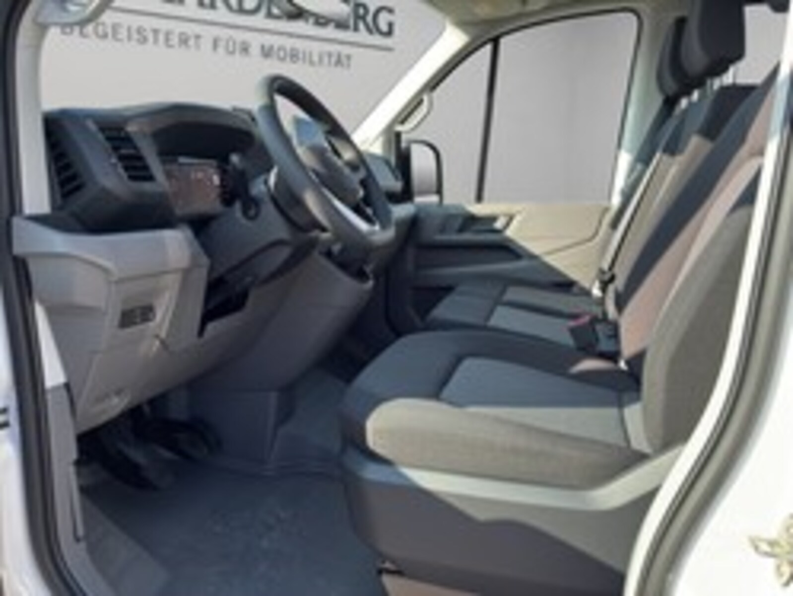 Volkswagen Crafter Doppelkabine mittlerer Radstand – Bild 9