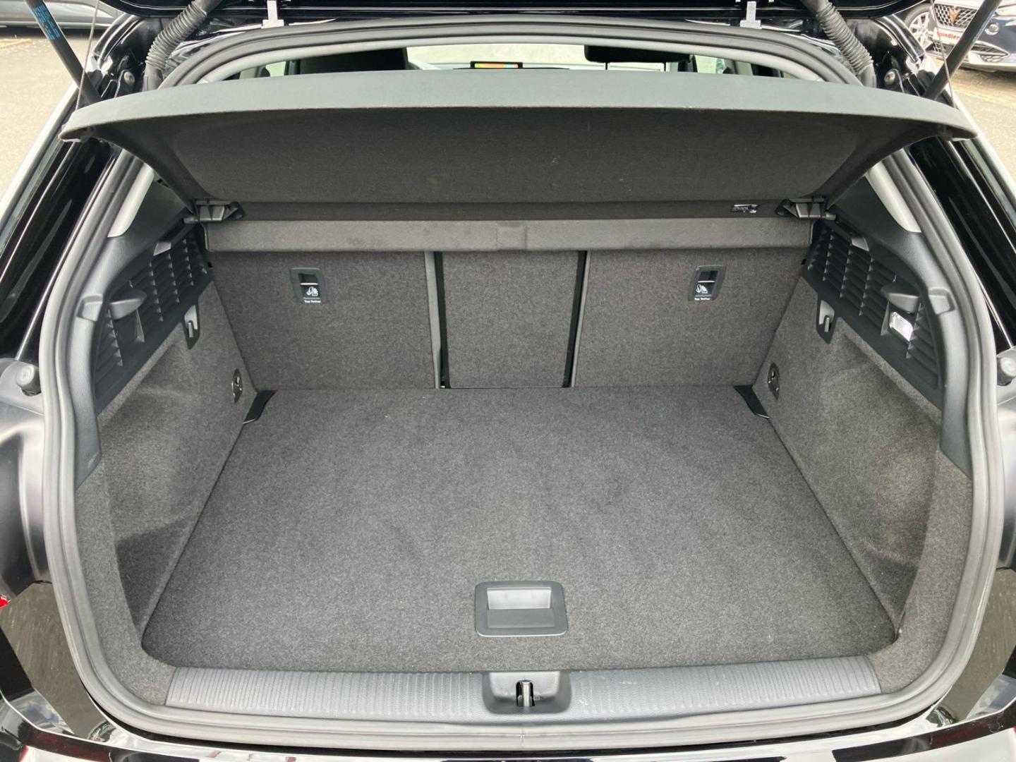 Image about Audi Q2 design 30 TFSI Schaltgetriebe