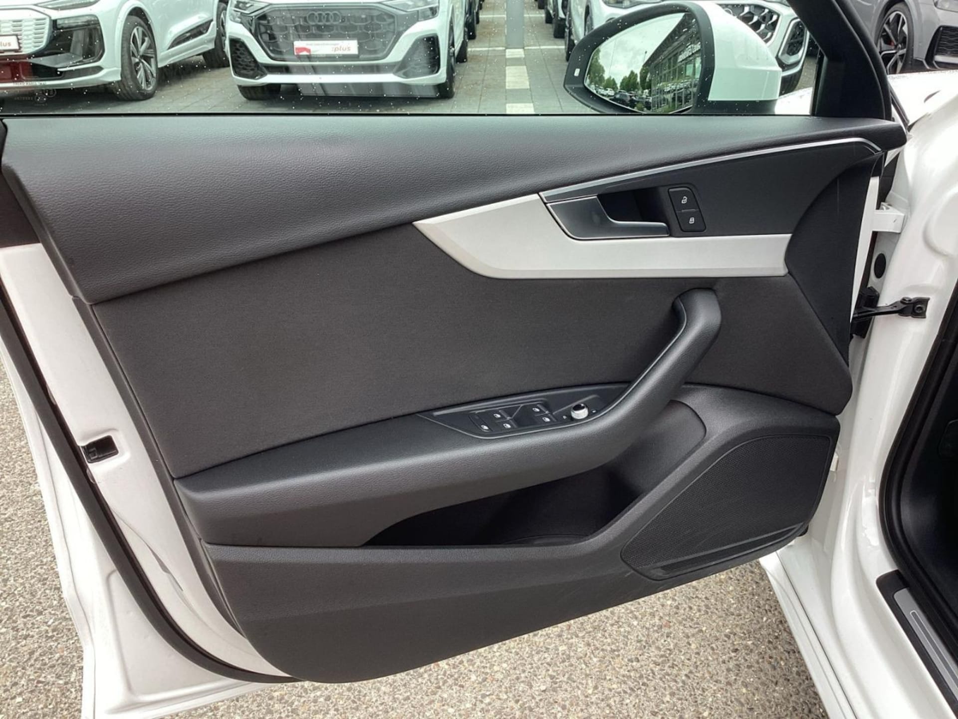 Audi A4 Avant S line