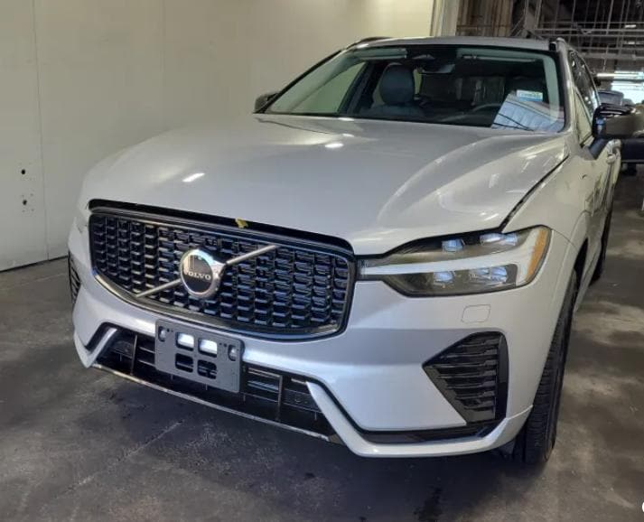 2025 Volvo XC60's photo