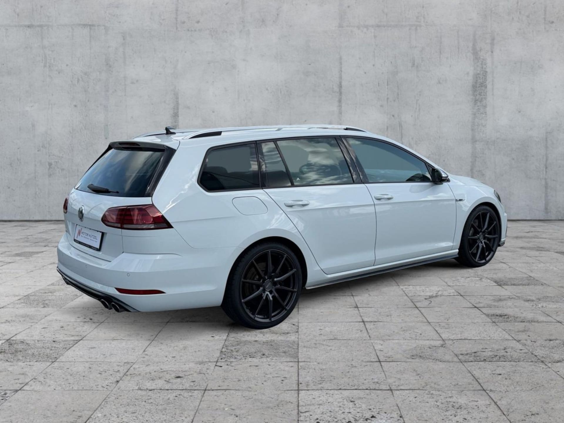 Volkswagen Golf Variant R