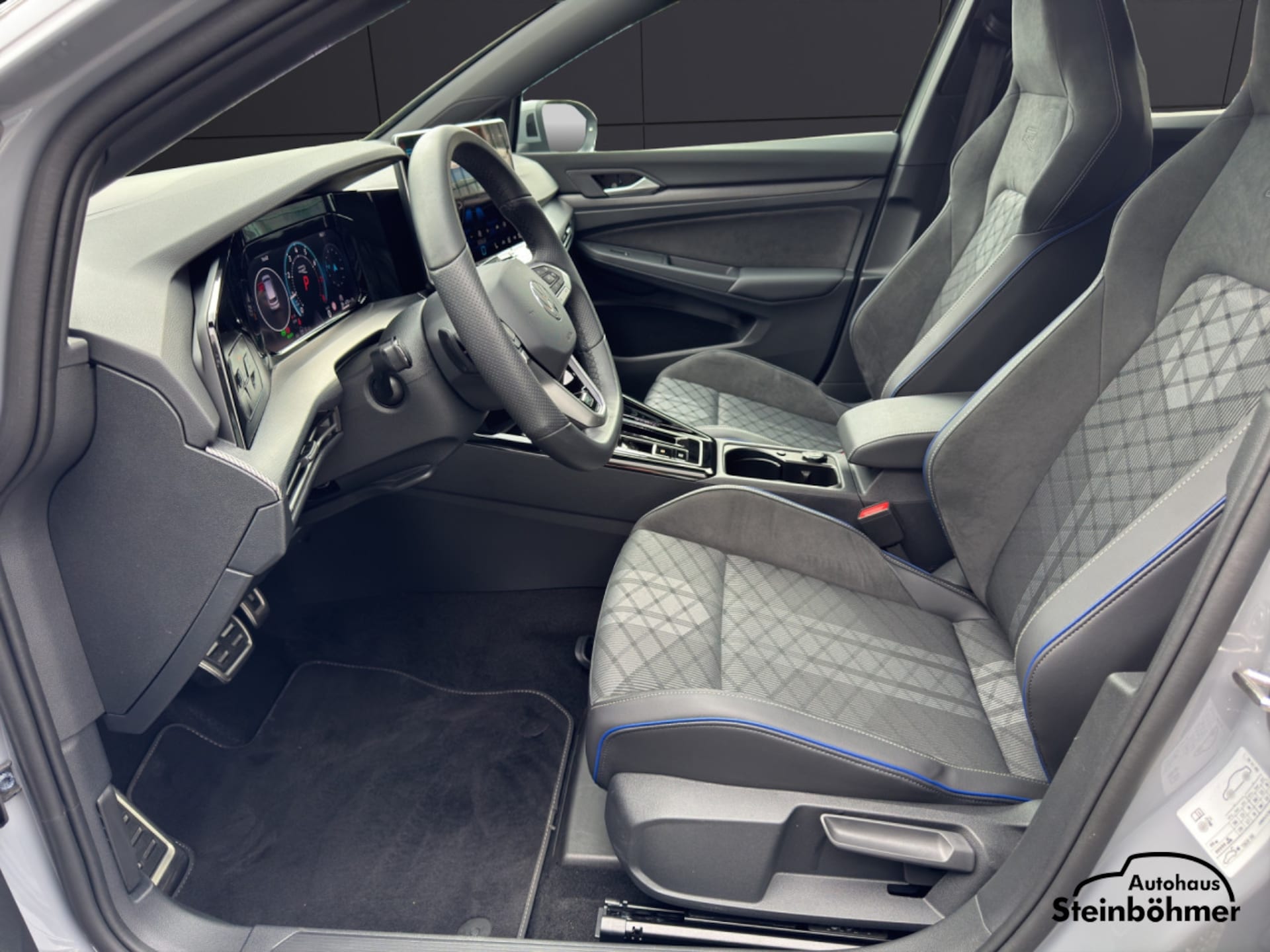 Volkswagen Golf R-Line