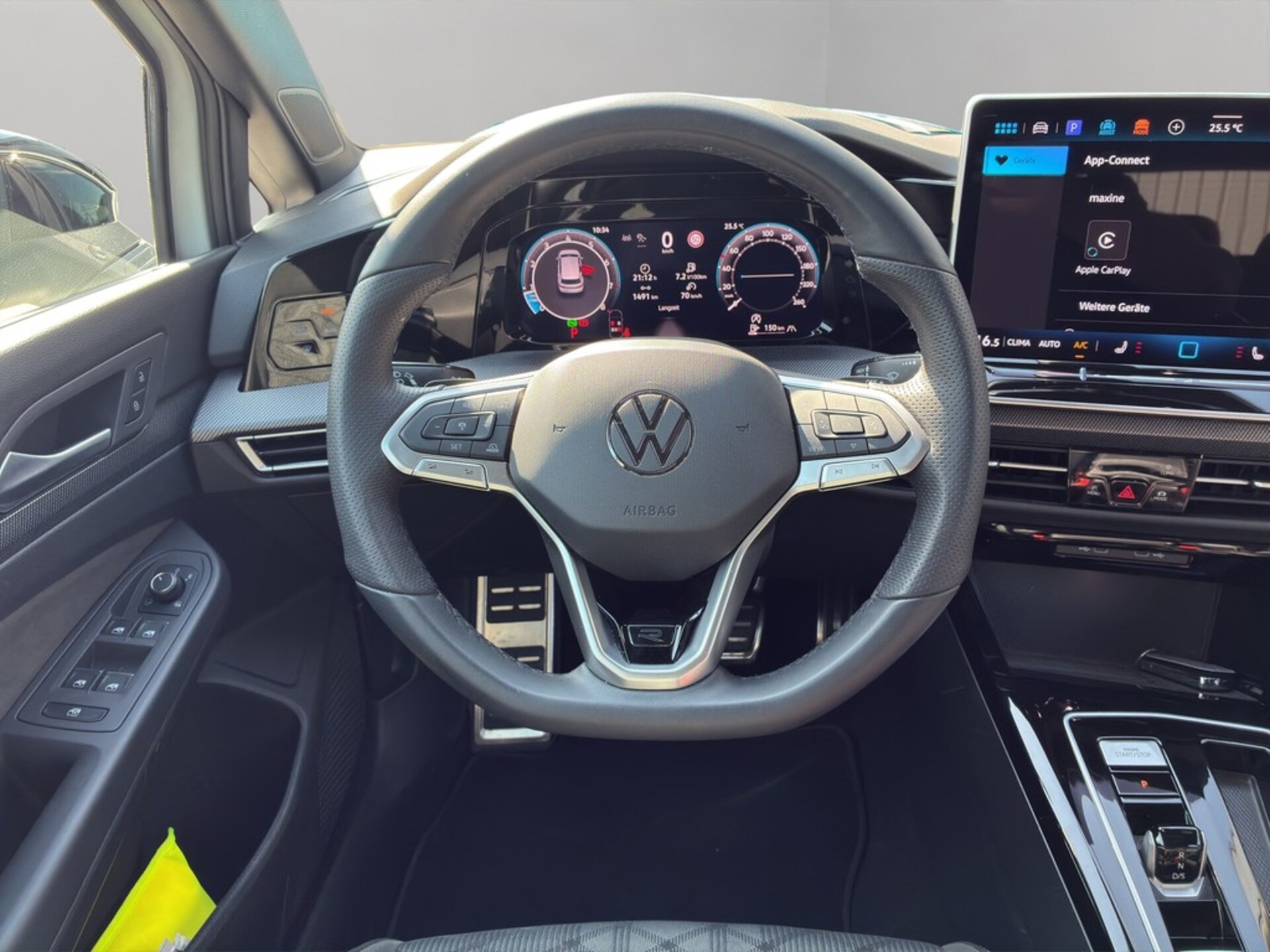 Volkswagen Golf R-Line