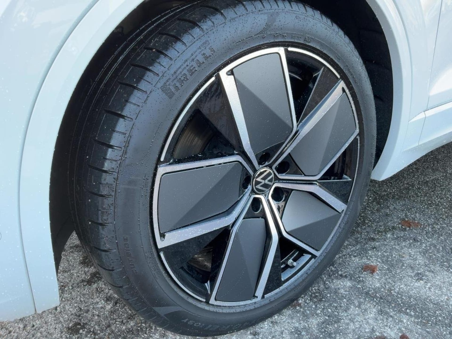 Volkswagen Touareg R