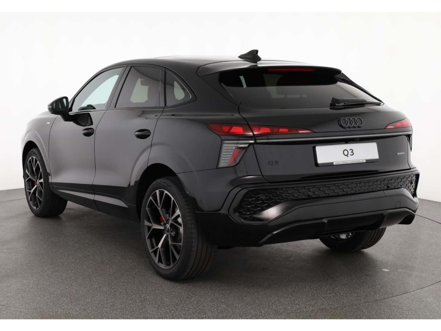 Bild über Audi Q3 Sportback TFSI quattro 195 kW S tronic - für weitere Informationen kontaktieren Sie den Audi Partner
