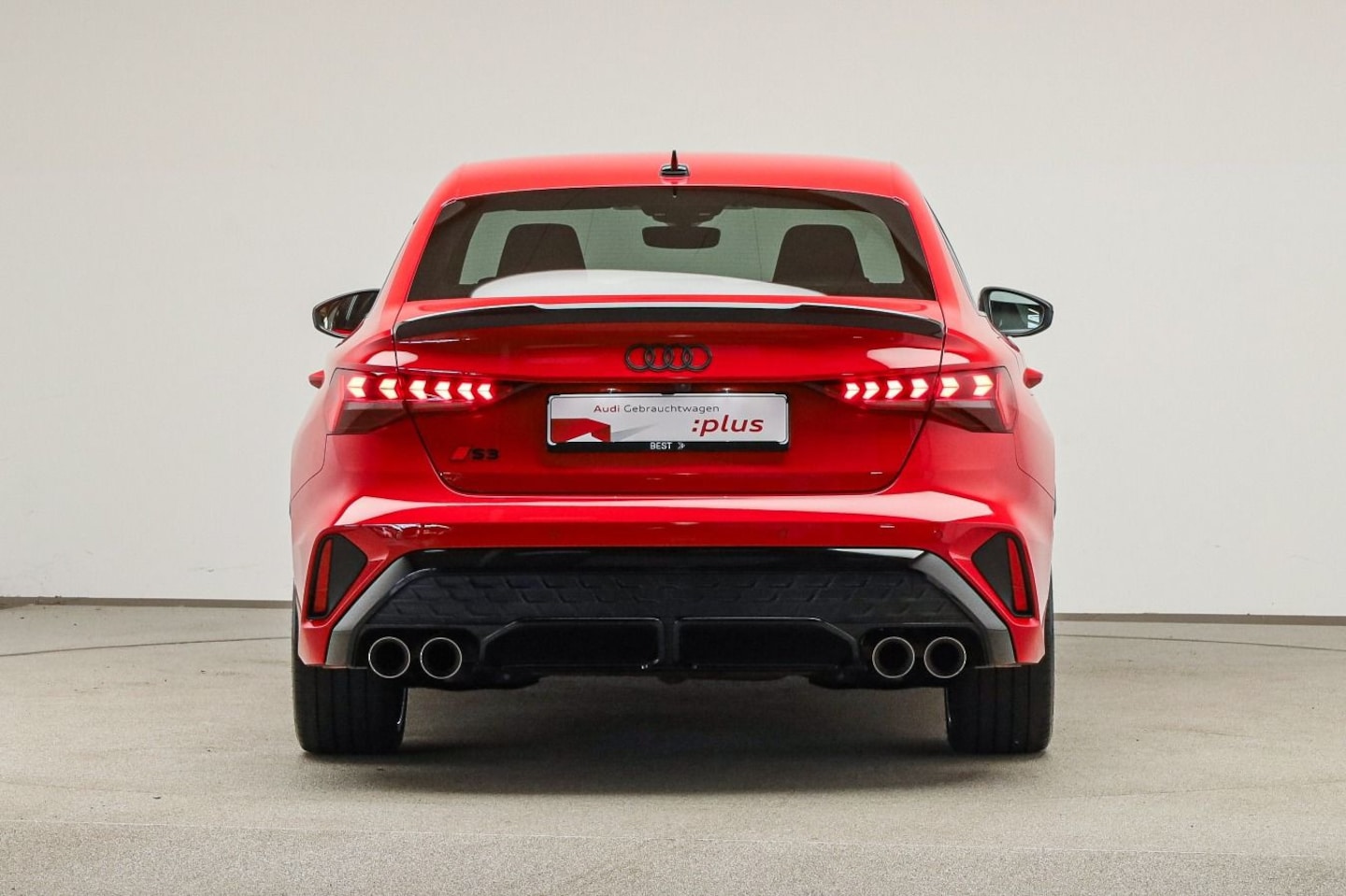 Bild über Audi S3 Limousine TFSI quattro S tronic - für weitere Informationen kontaktieren Sie den Audi Partner