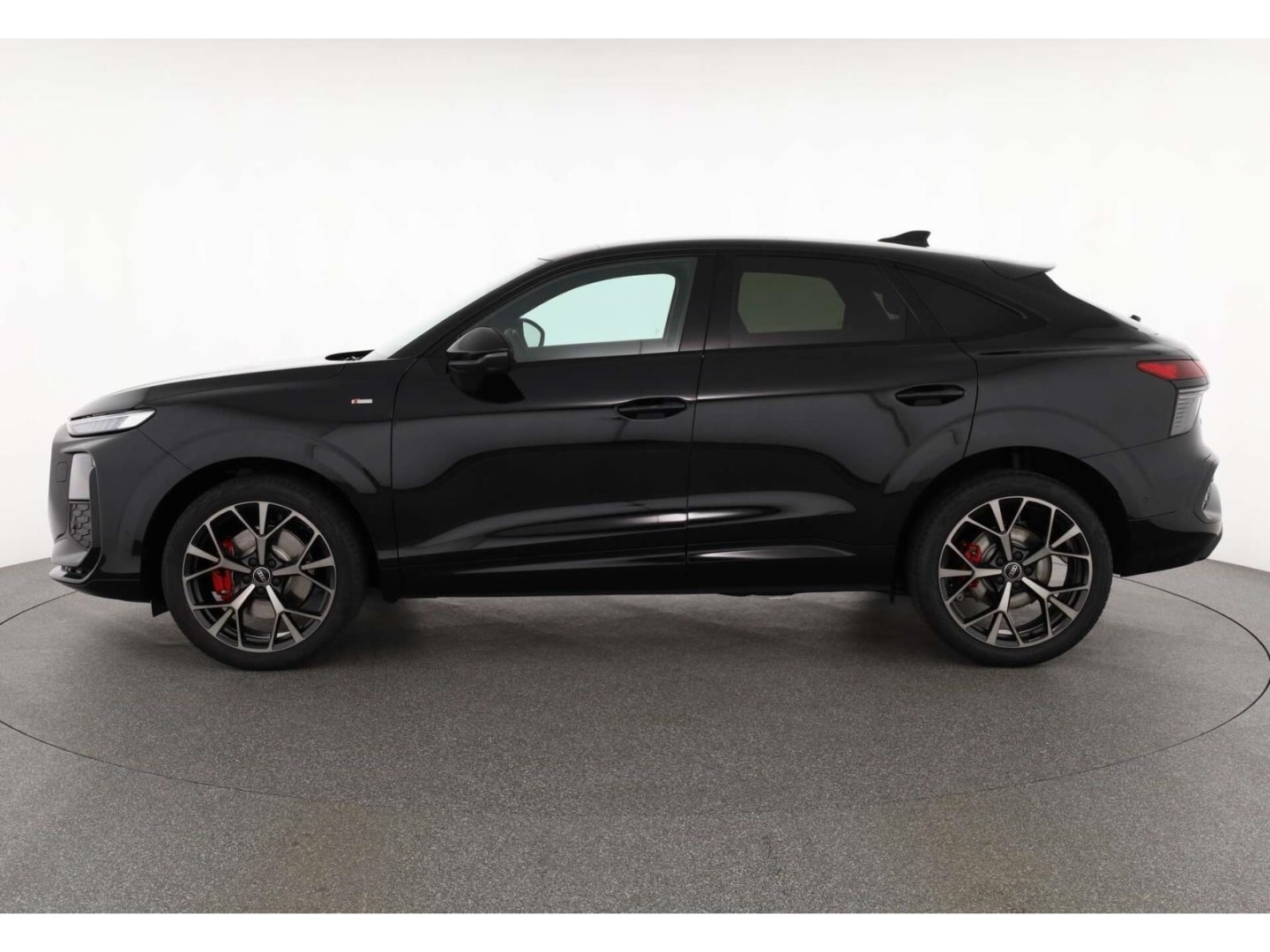Bild über Audi Q3 Sportback TFSI quattro 195 kW S tronic - für weitere Informationen kontaktieren Sie den Audi Partner